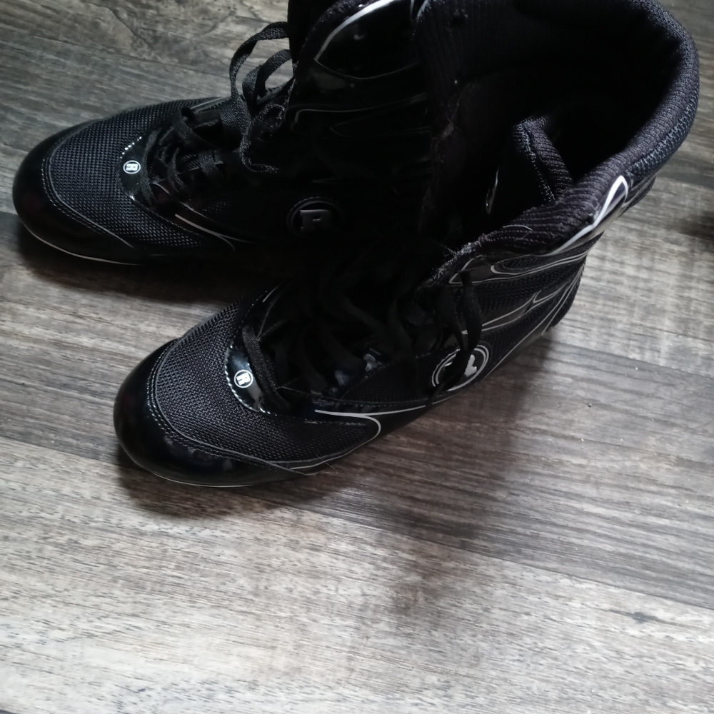 Boots - Picture 2 of 6